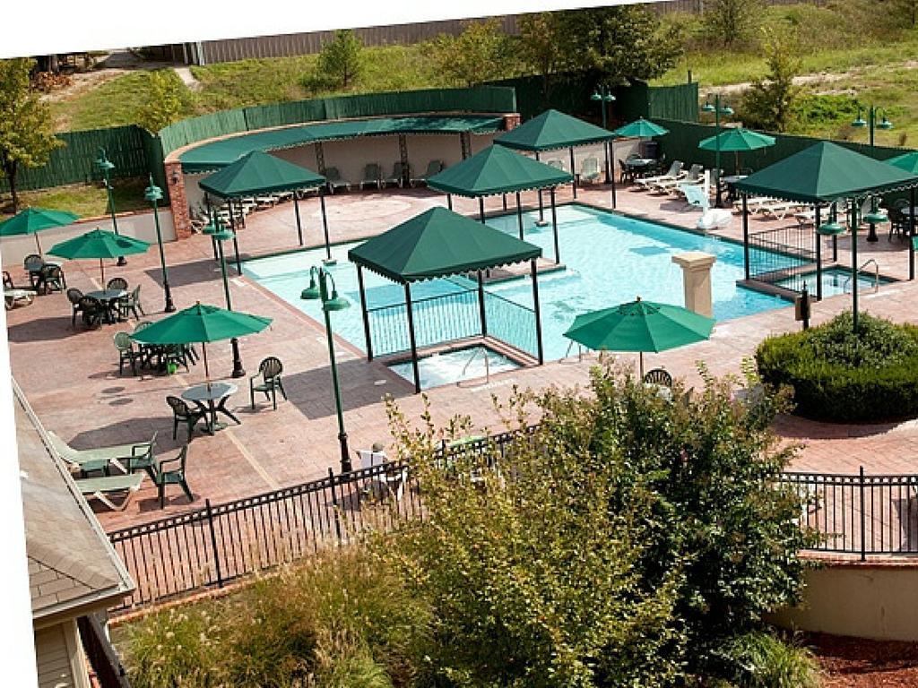 French Quarter Resort Брэнсон Экстерьер фото
