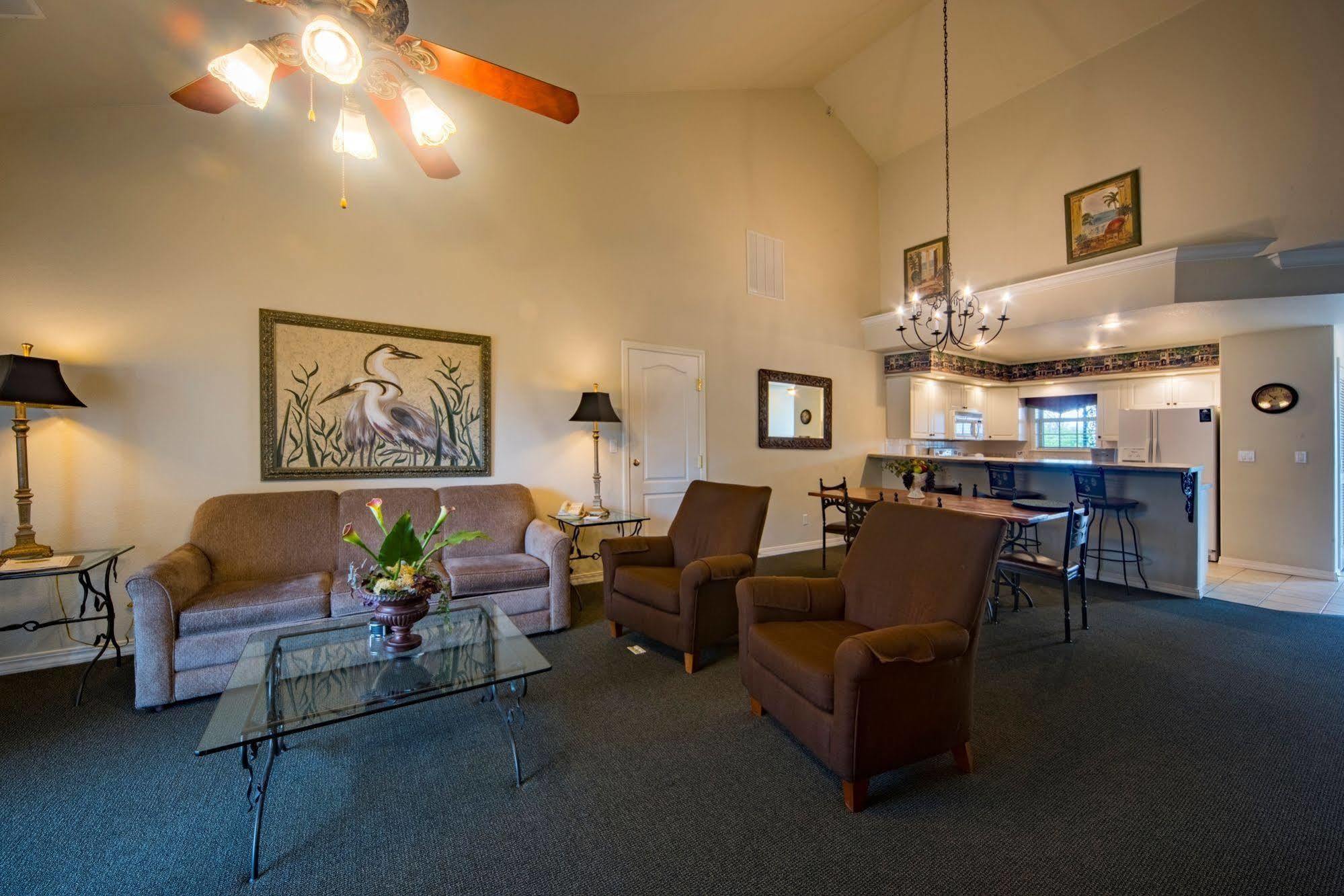 French Quarter Resort Брэнсон Экстерьер фото