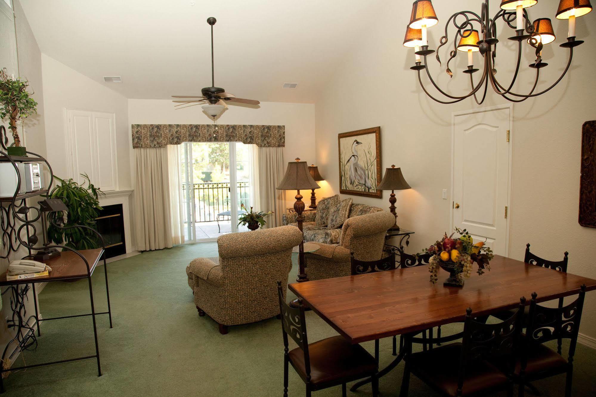 French Quarter Resort Брэнсон Экстерьер фото