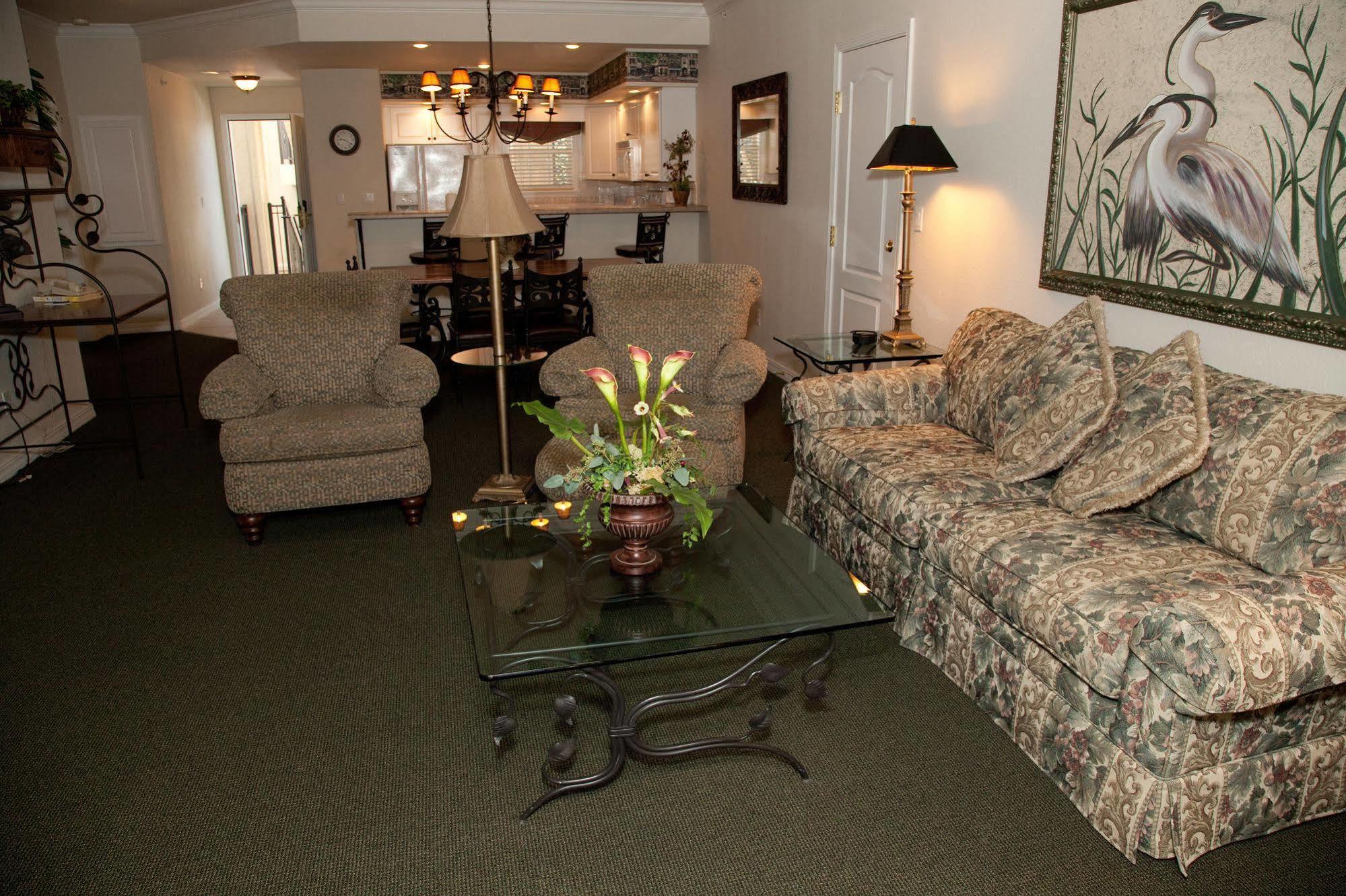 French Quarter Resort Брэнсон Экстерьер фото
