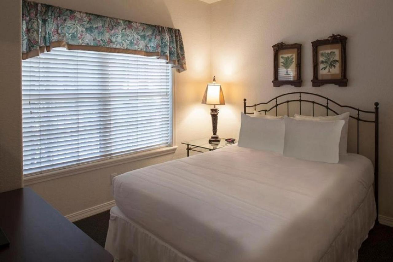 French Quarter Resort Брэнсон Экстерьер фото